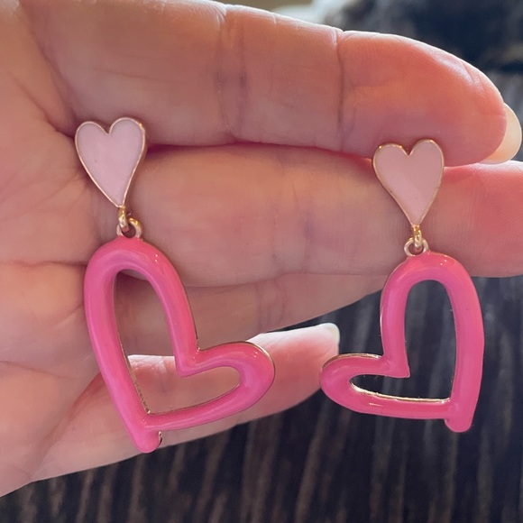 ‼️SOLD‼️PINK HEART💖Dangle Earrings💖 - Picture 6 of 7